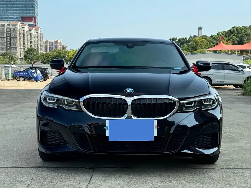 BMW 3 Series 2022 из CN, фото 2