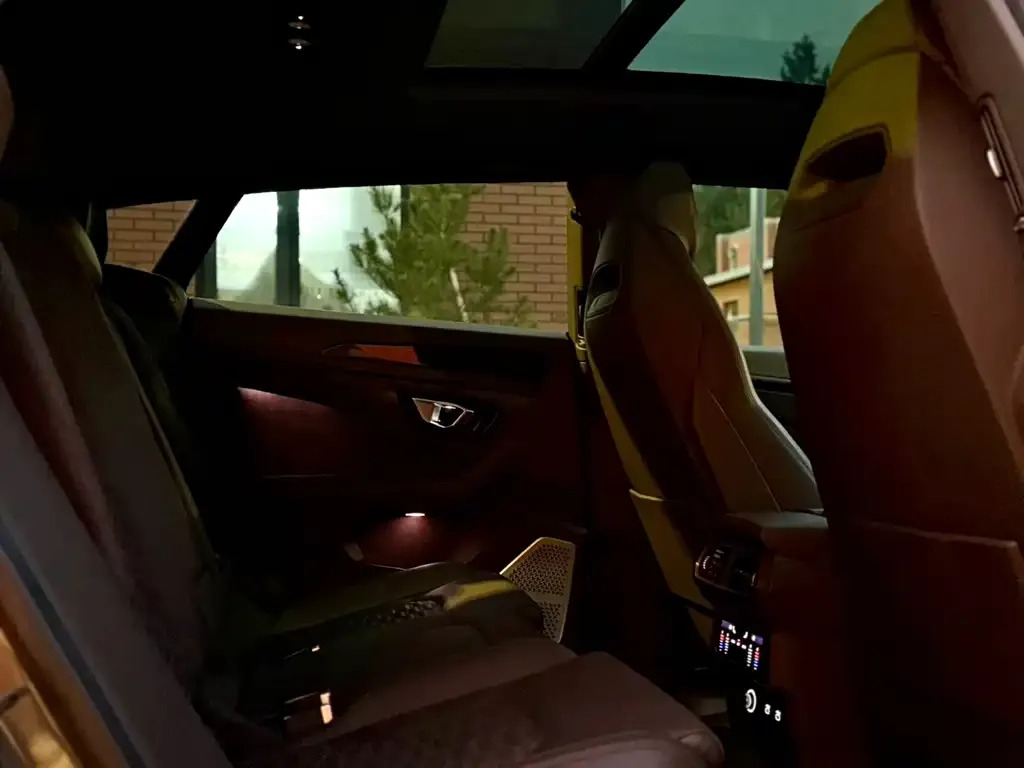 Lamborghini Urus — фото 10
