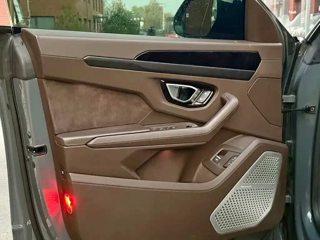 Lamborghini Urus — фото 4
