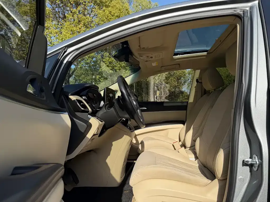 Buick GL8 2024 из CN, фото 7