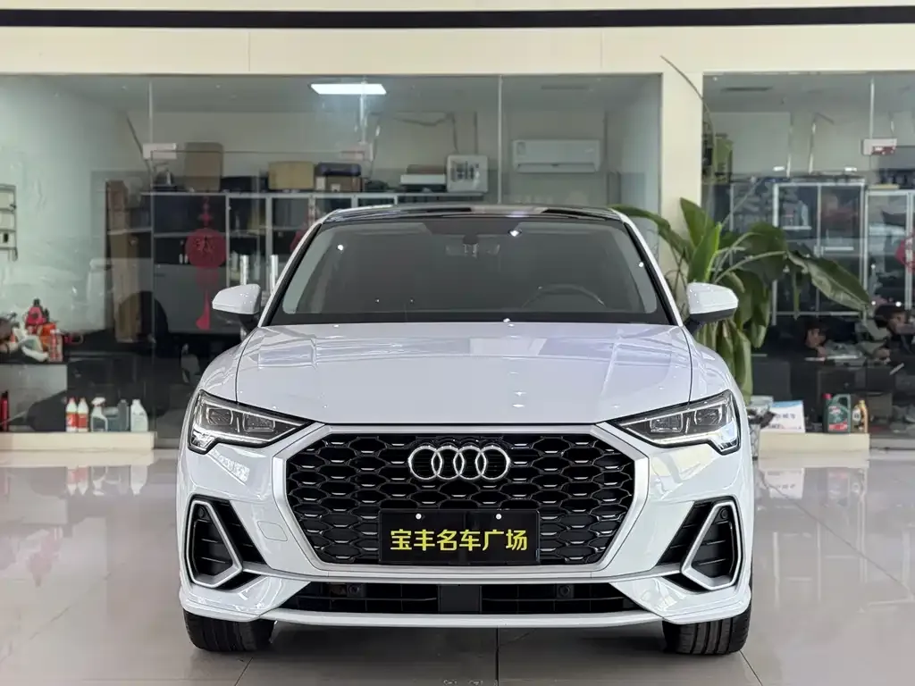 Audi Q3 Sportback — фото 3