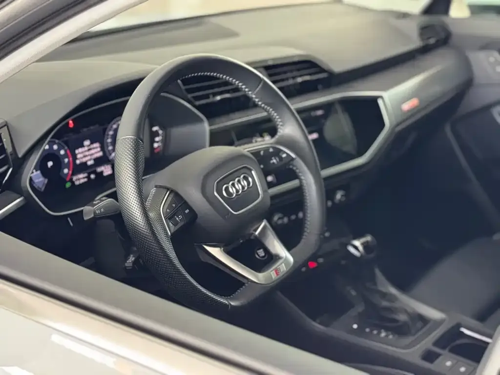 Audi Q3 Sportback — фото 7