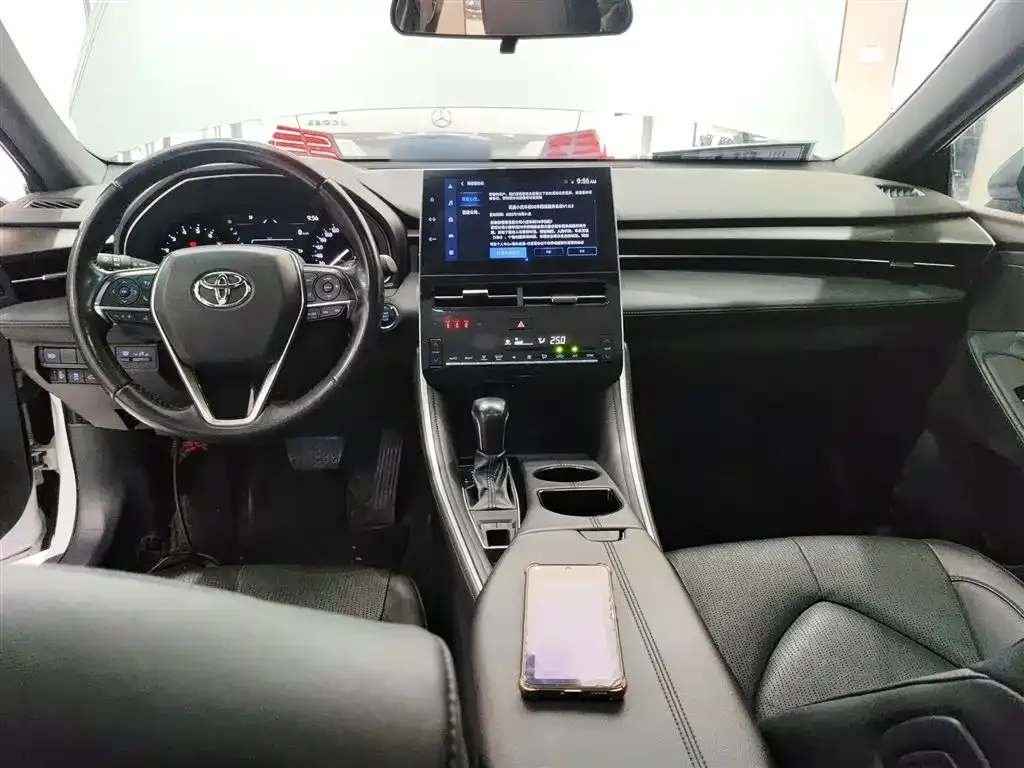 Toyota Avalon — фото 10