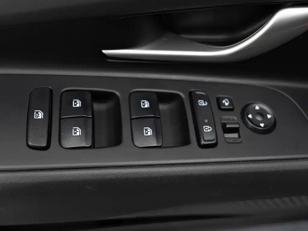 Hyundai Elantra 2023 из CN, фото 10