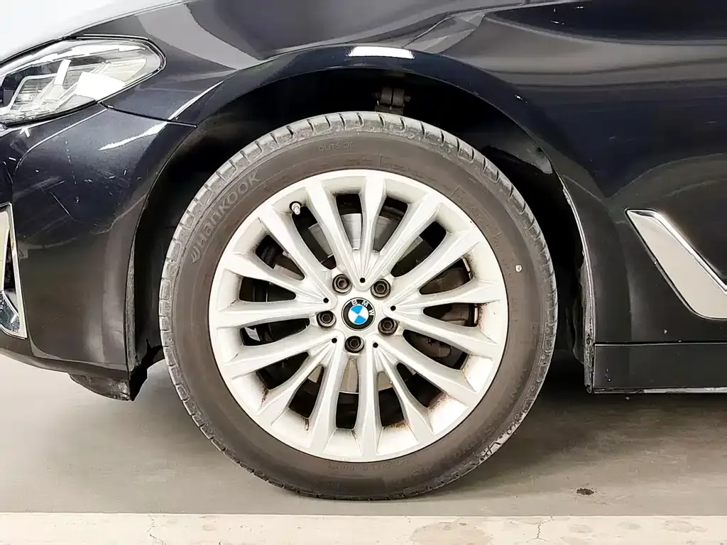 BMW 5 Series — фото 4