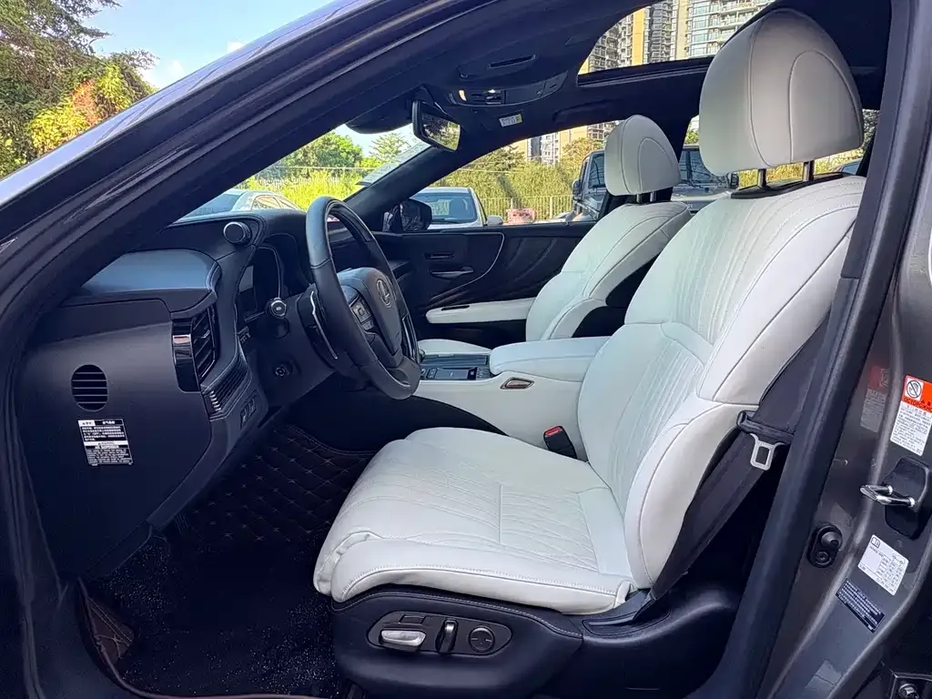 Lexus LS 2022 из CN, фото 4