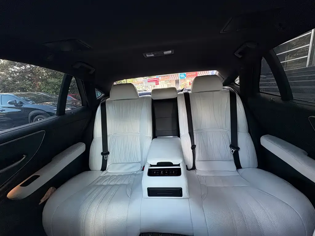 Lexus LS 2022 из CN, фото 9