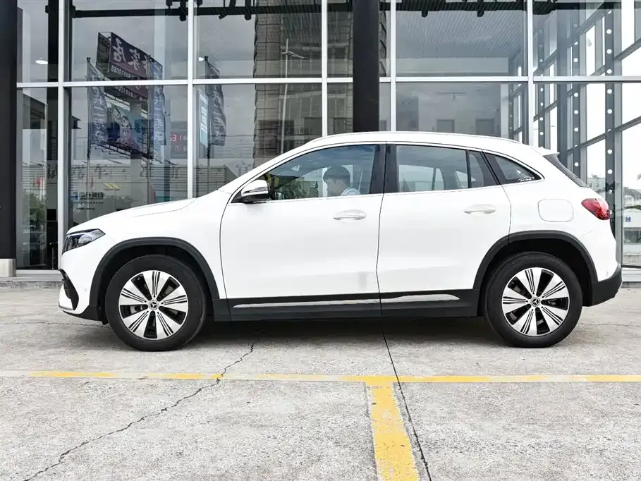 Mercedes-Benz EQA — фото 2