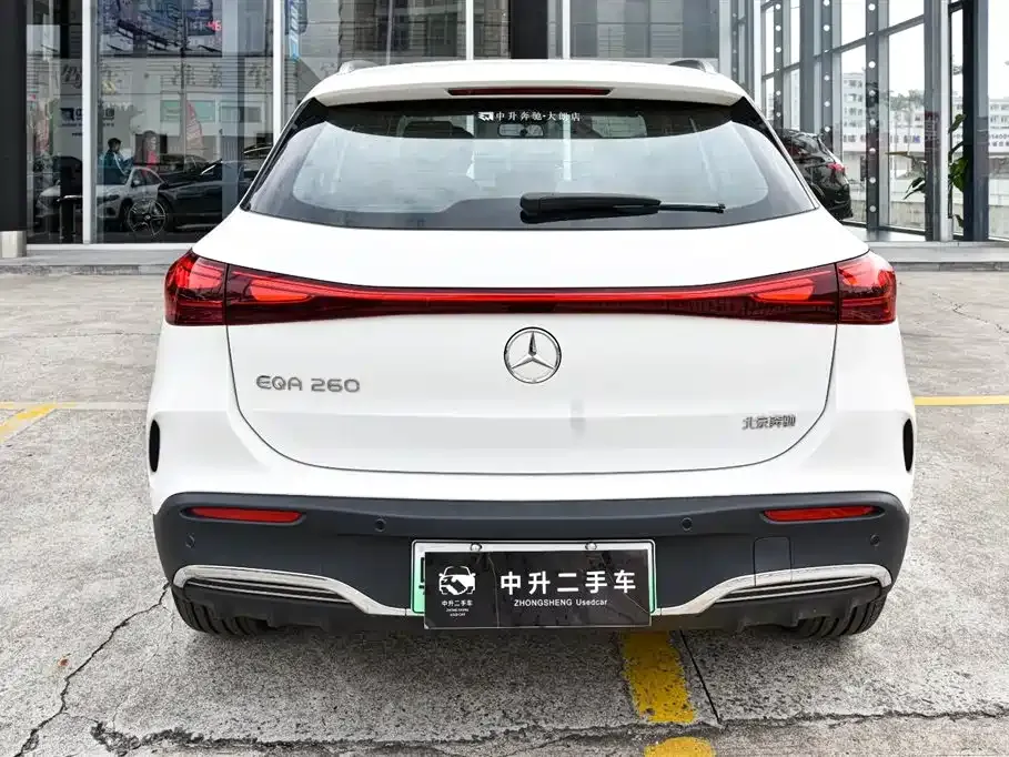 Mercedes-Benz EQA — фото 9
