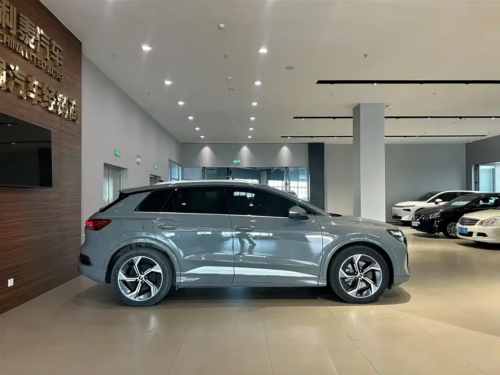 Audi Q4 e-tron — фото 4