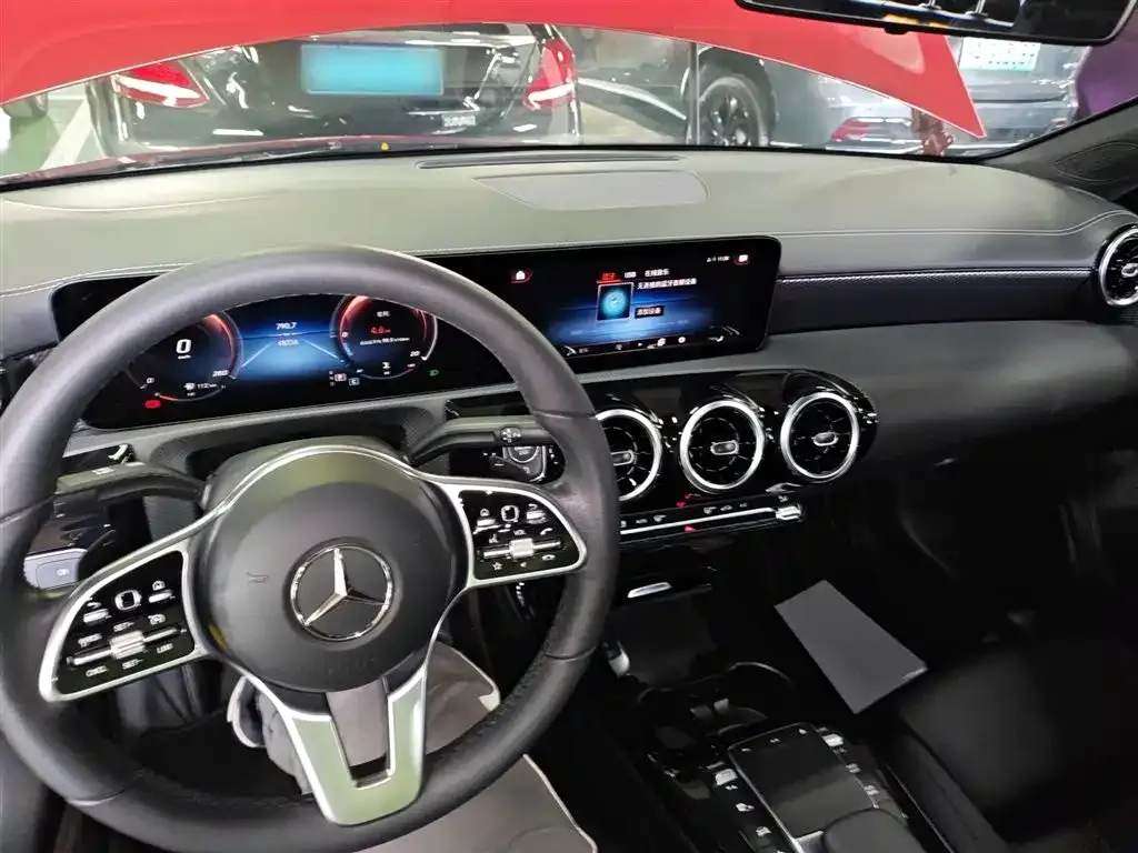 Mercedes-Benz A-Class — фото 10