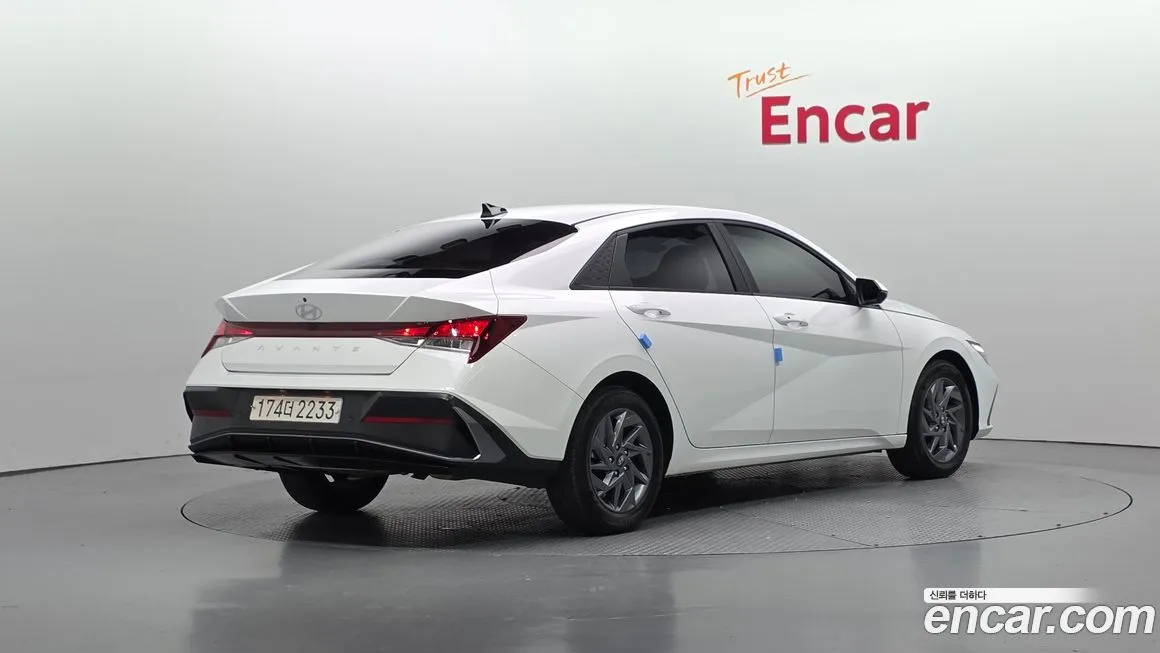 Hyundai AVANTE — фото 2