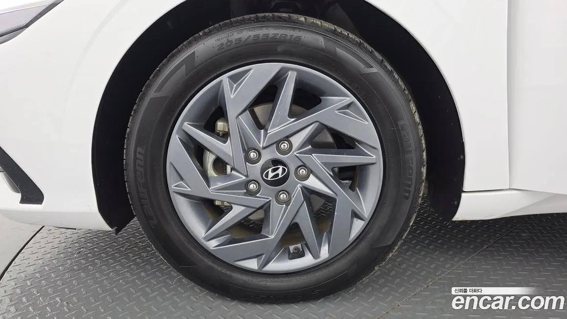 Hyundai AVANTE — фото 5