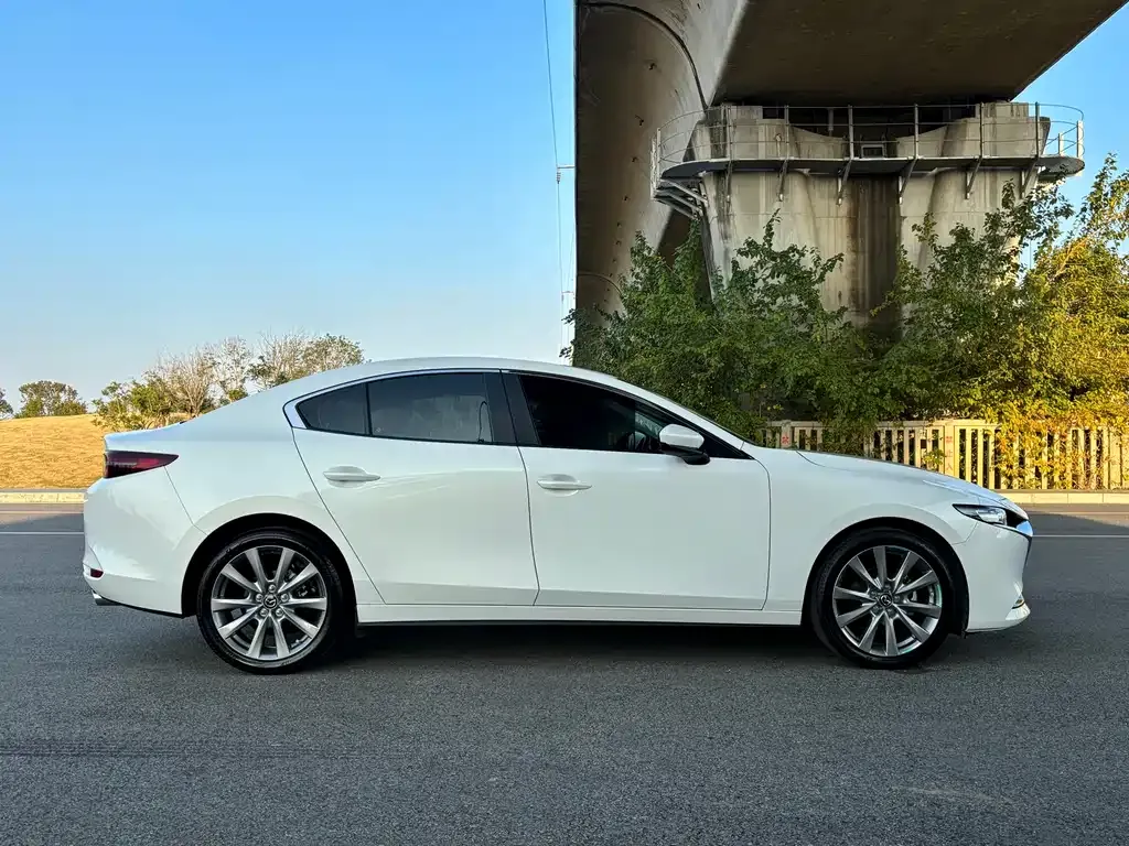 Mazda 3 Axela 2024 из CN, фото 4