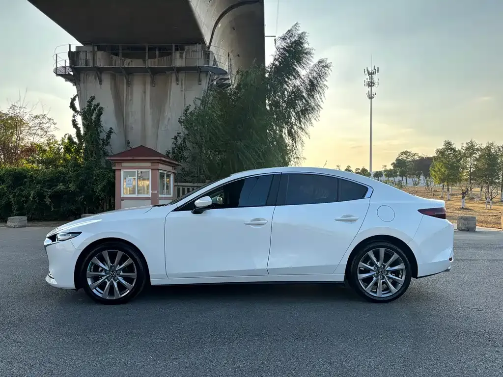 Mazda 3 Axela 2024 из CN, фото 8