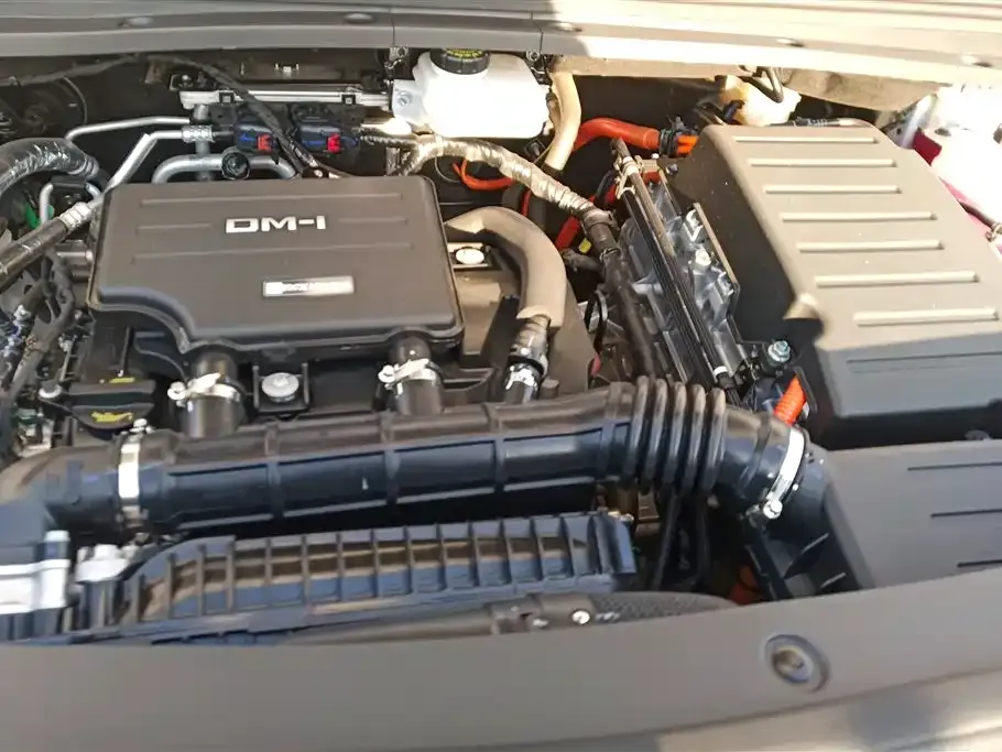 BYD L DM-i — фото 10