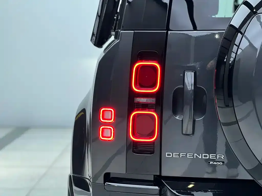 Land Rover Defender — фото 5