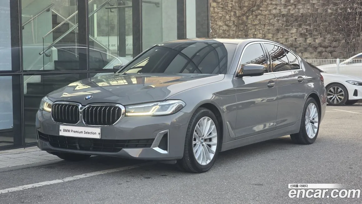 BMW 5-Series — фото 1