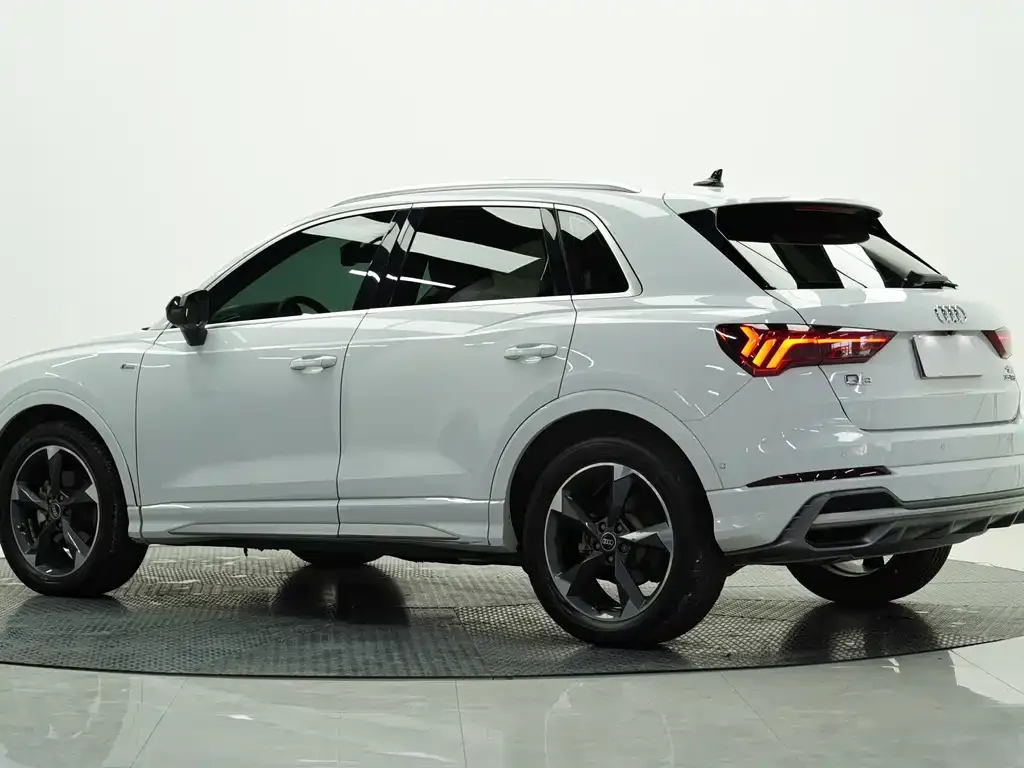 Audi Q3 2021 из CN, фото 3