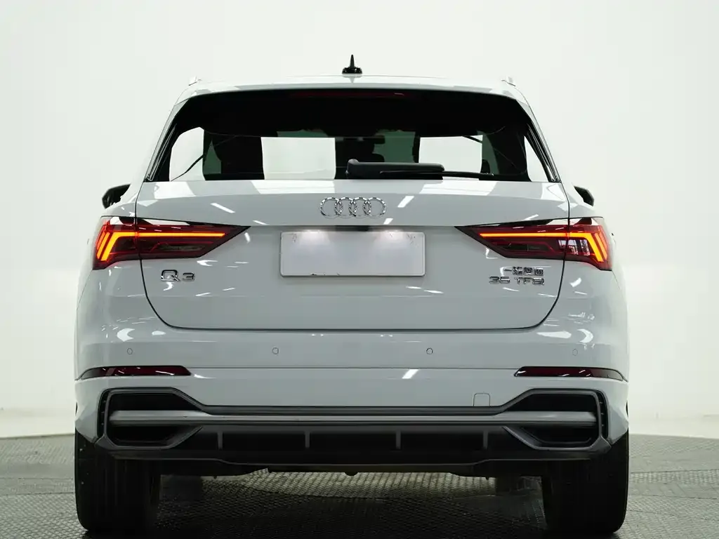 Audi Q3 2021 из CN, фото 4