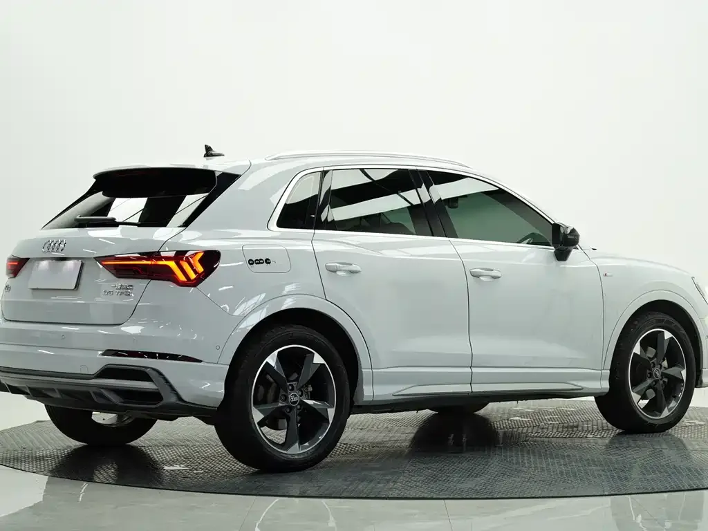 Audi Q3 2021 из CN, фото 5