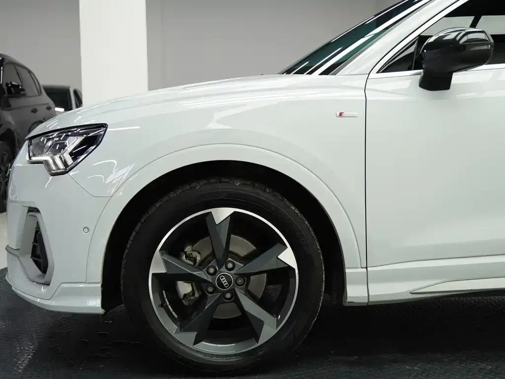 Audi Q3 2021 из CN, фото 8
