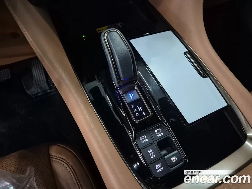 Toyota Alphard — фото 10