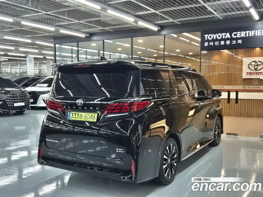Toyota Alphard — фото 2