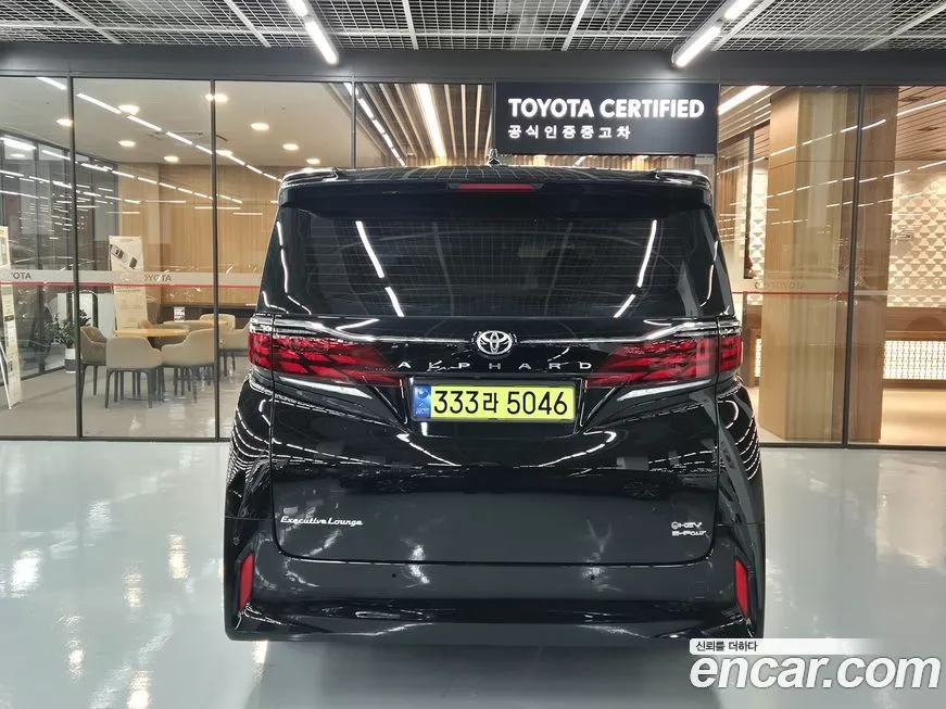 Toyota Alphard — фото 4