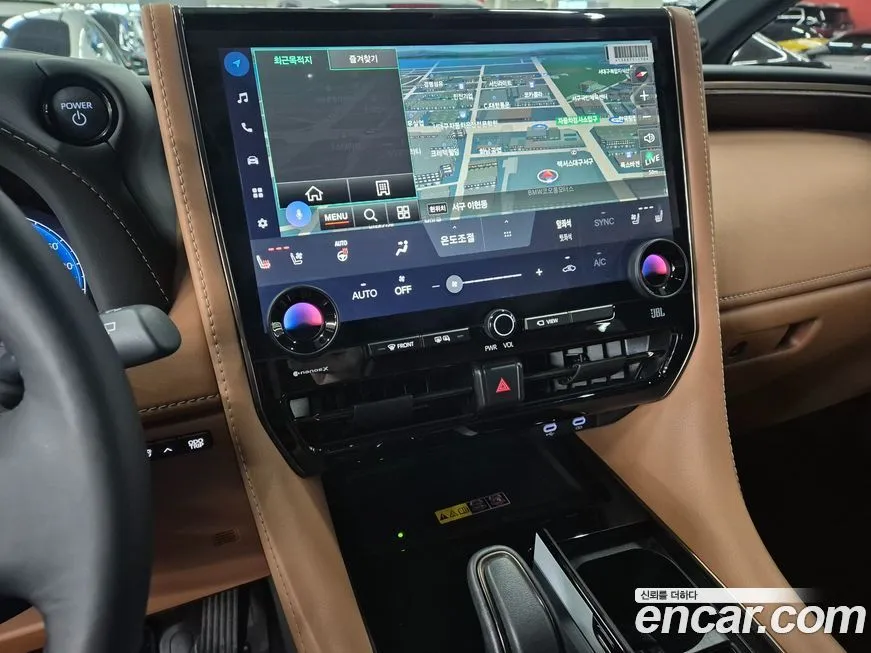 Toyota Alphard — фото 7