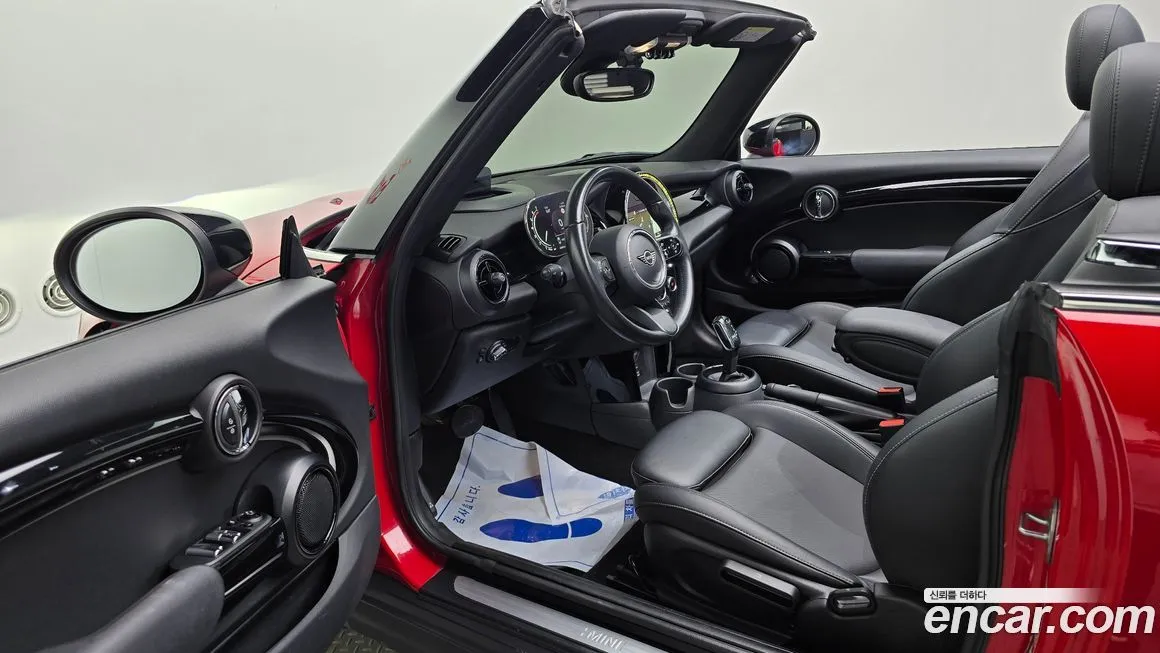 Mini Cooper Convertible 2022 из KR, фото 10