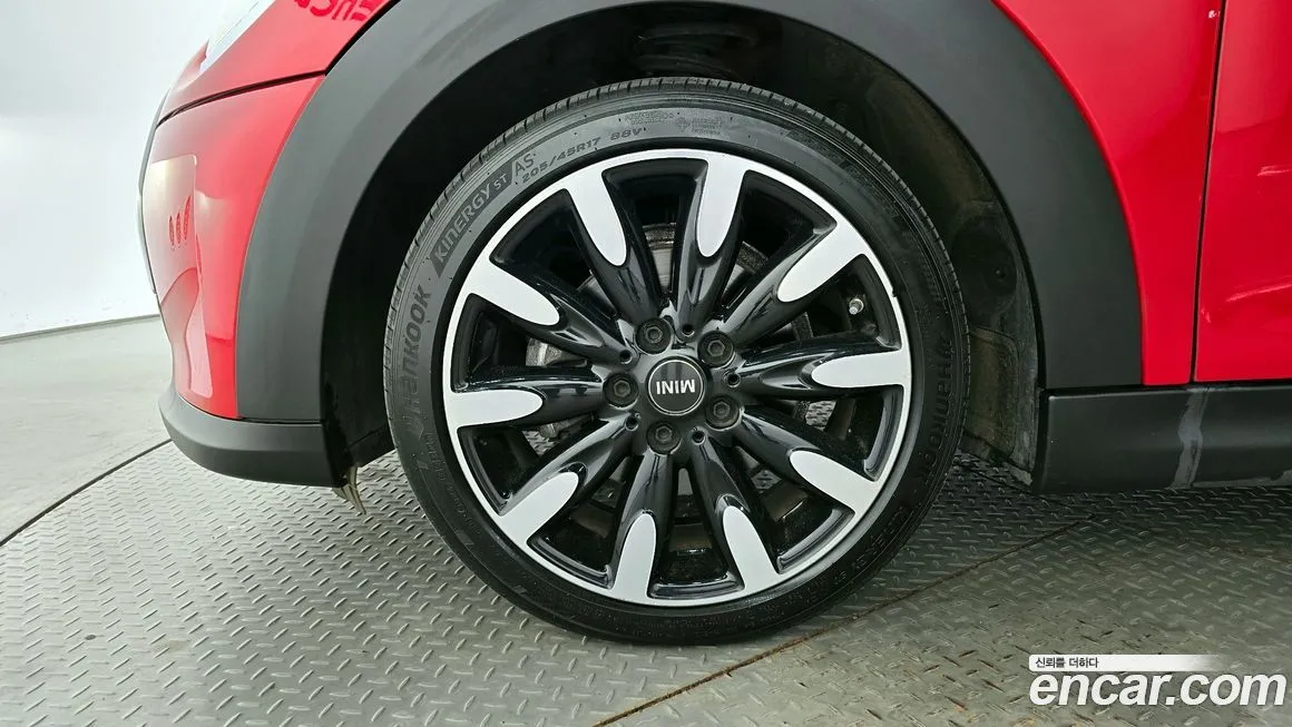 Mini Cooper Convertible 2022 из KR, фото 5