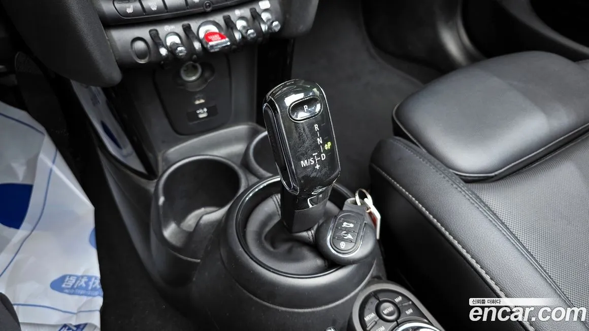 Mini Cooper Convertible 2022 из KR, фото 9