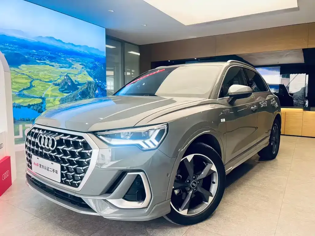 Audi Q3 — фото 1