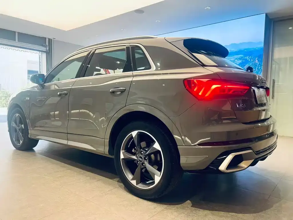 Audi Q3 — фото 4