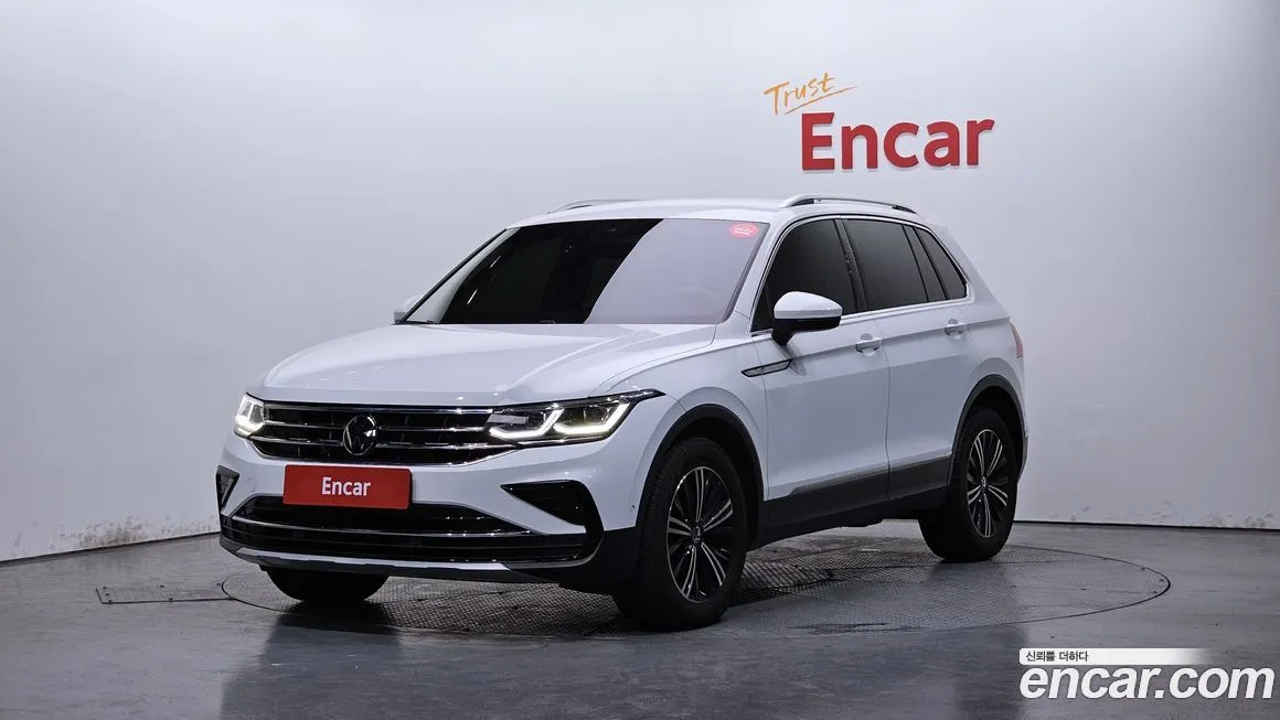 Volkswagen Tiguan — фото 1