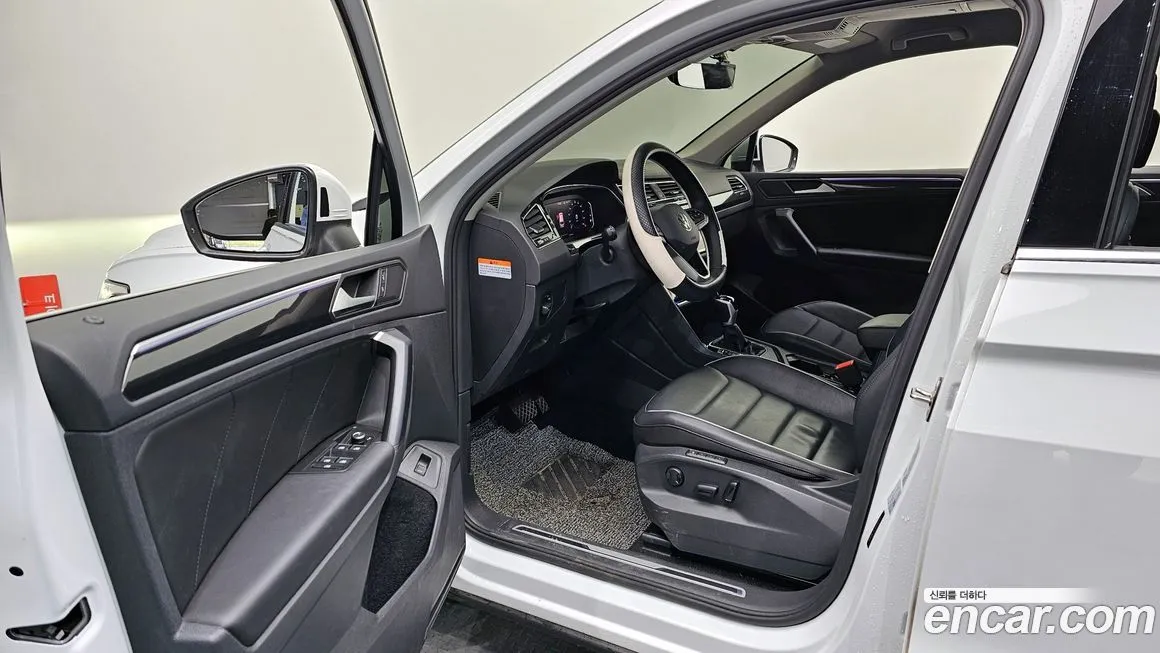 Volkswagen Tiguan — фото 10