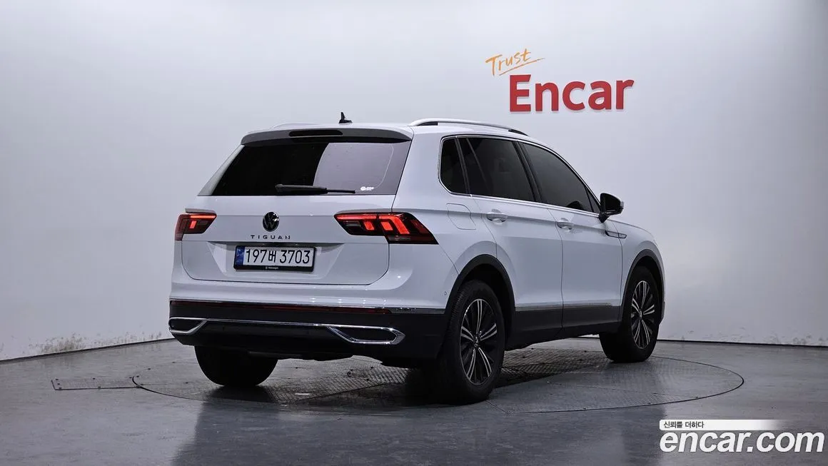 Volkswagen Tiguan — фото 2