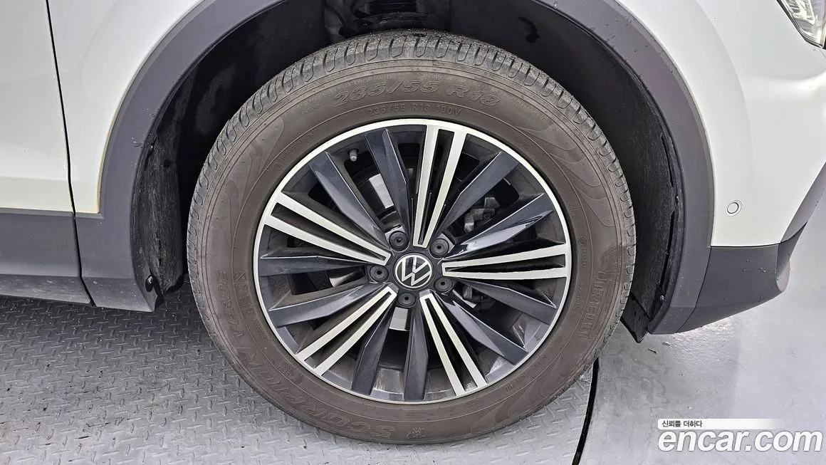 Volkswagen Tiguan — фото 5