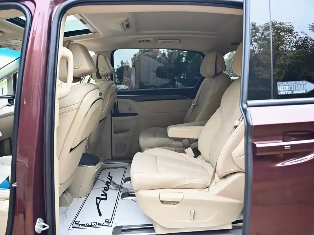 Buick GL8 2022 из CN, фото 10