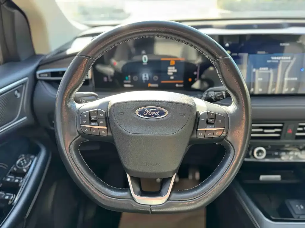 Ford Edge — фото 10