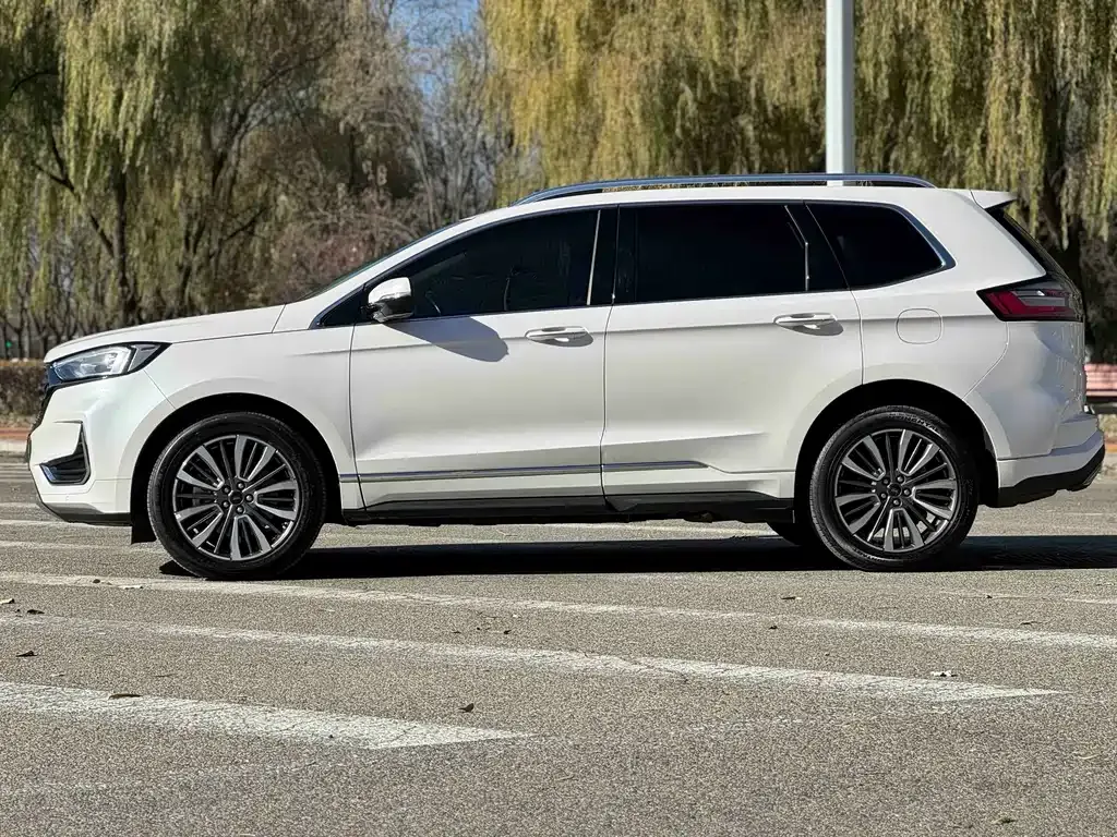 Ford Edge — фото 3