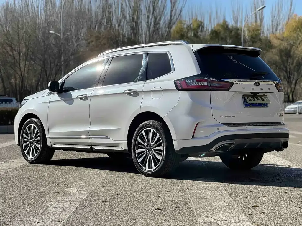 Ford Edge — фото 4