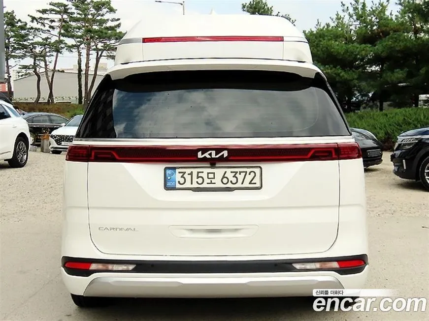 Kia Carnival — фото 4