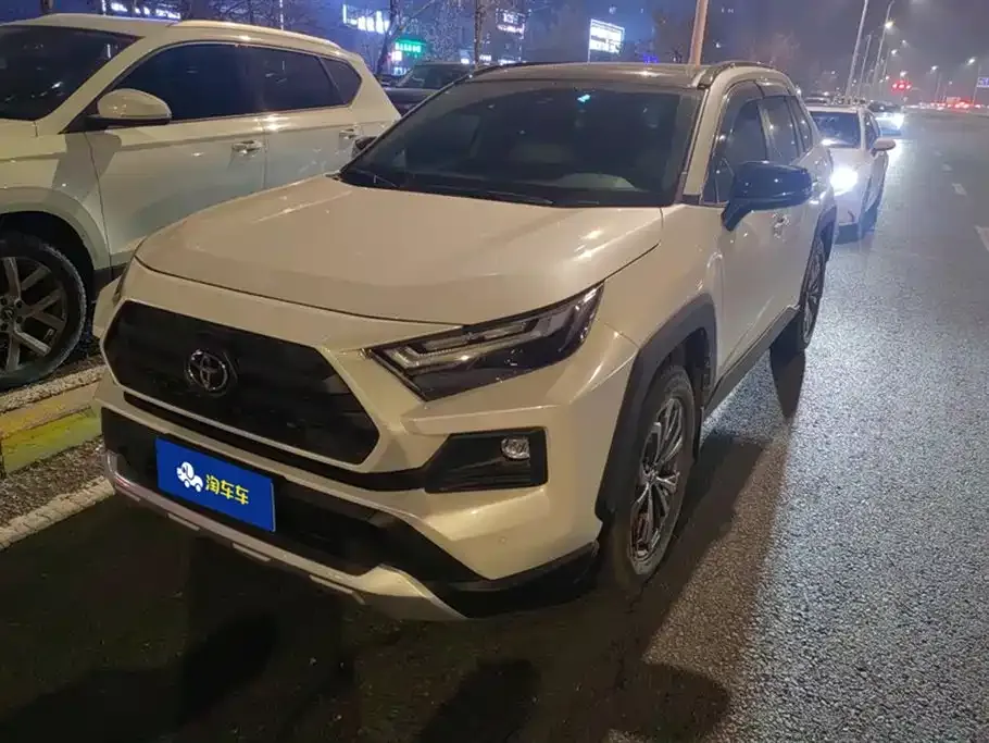 Toyota RAV4 2024 из CN, фото 1
