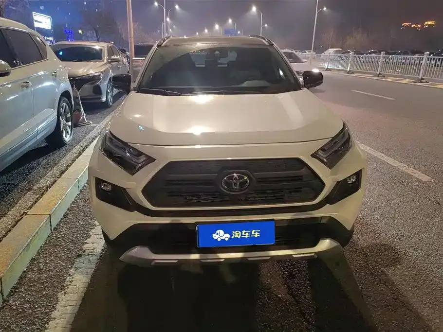 Toyota RAV4 2024 из CN, фото 2