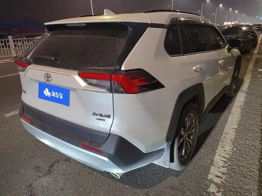 Toyota RAV4 2024 из CN, фото 3