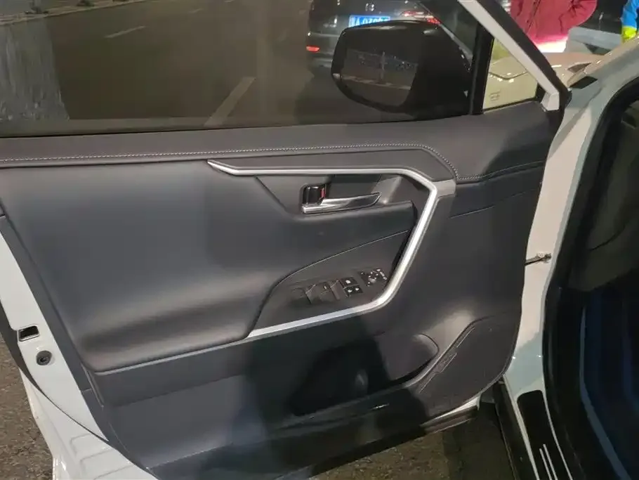 Toyota RAV4 2024 из CN, фото 7