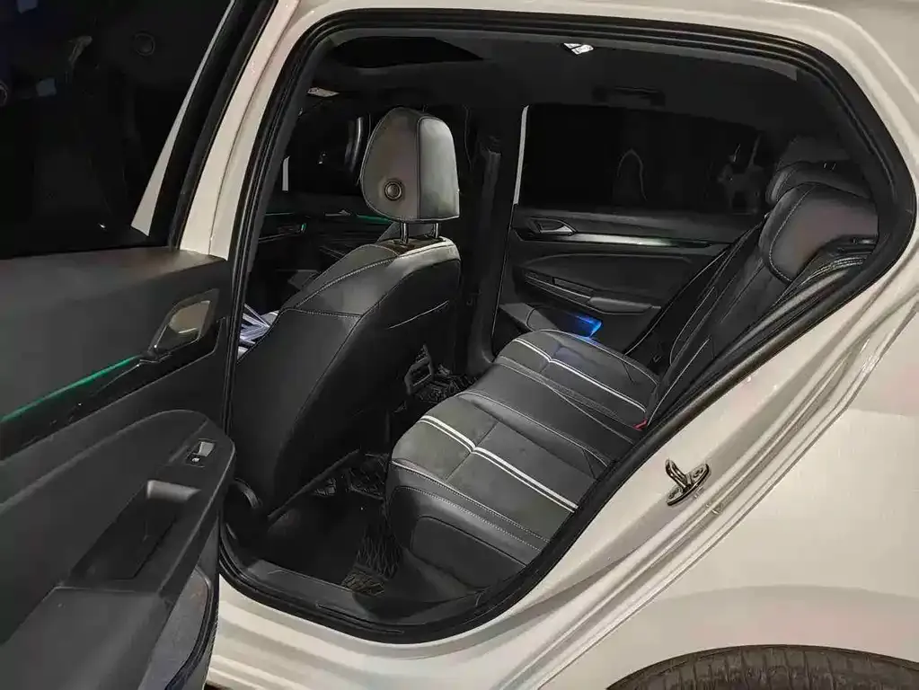Volkswagen Golf 2021 из CN, фото 8