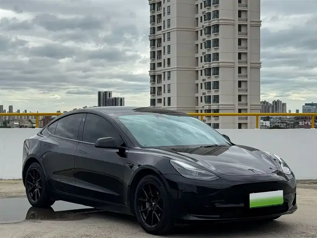 Tesla Model 3 — фото 3